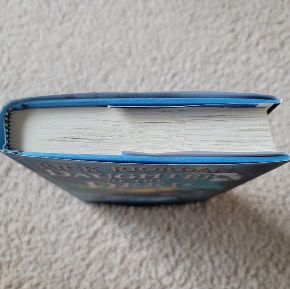 Book- Daughther of the Deep - Picture 6 of 7